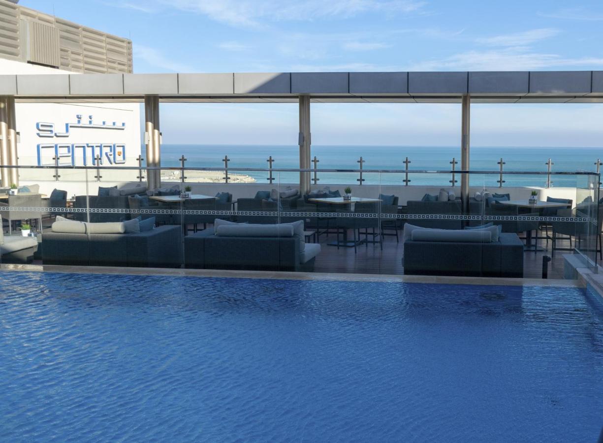 Centro Corniche By Rotana होटल 4*
