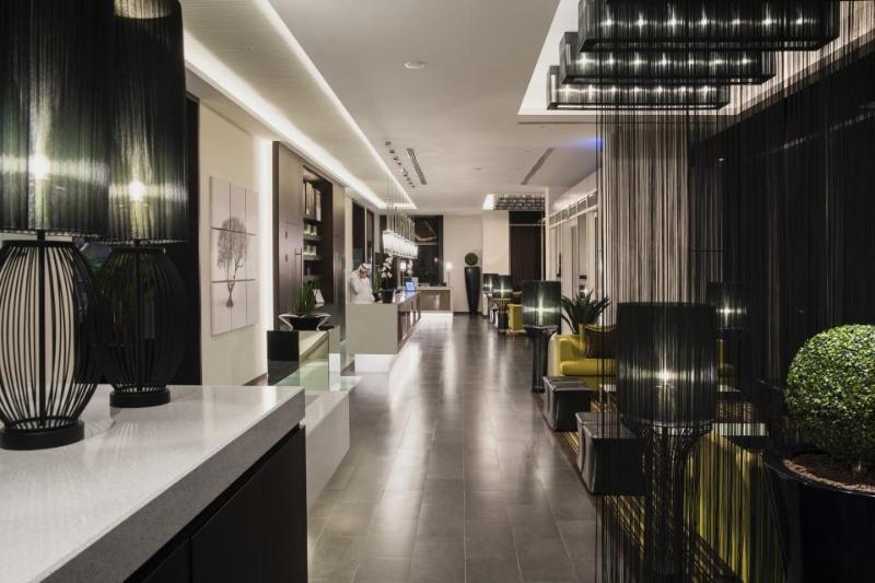 होटल Centro Corniche By Rotana 4*