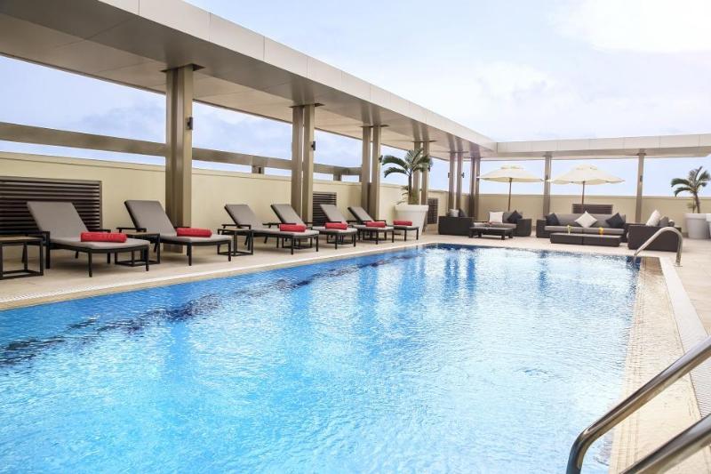 Centro Corniche By Rotana होटल 4*