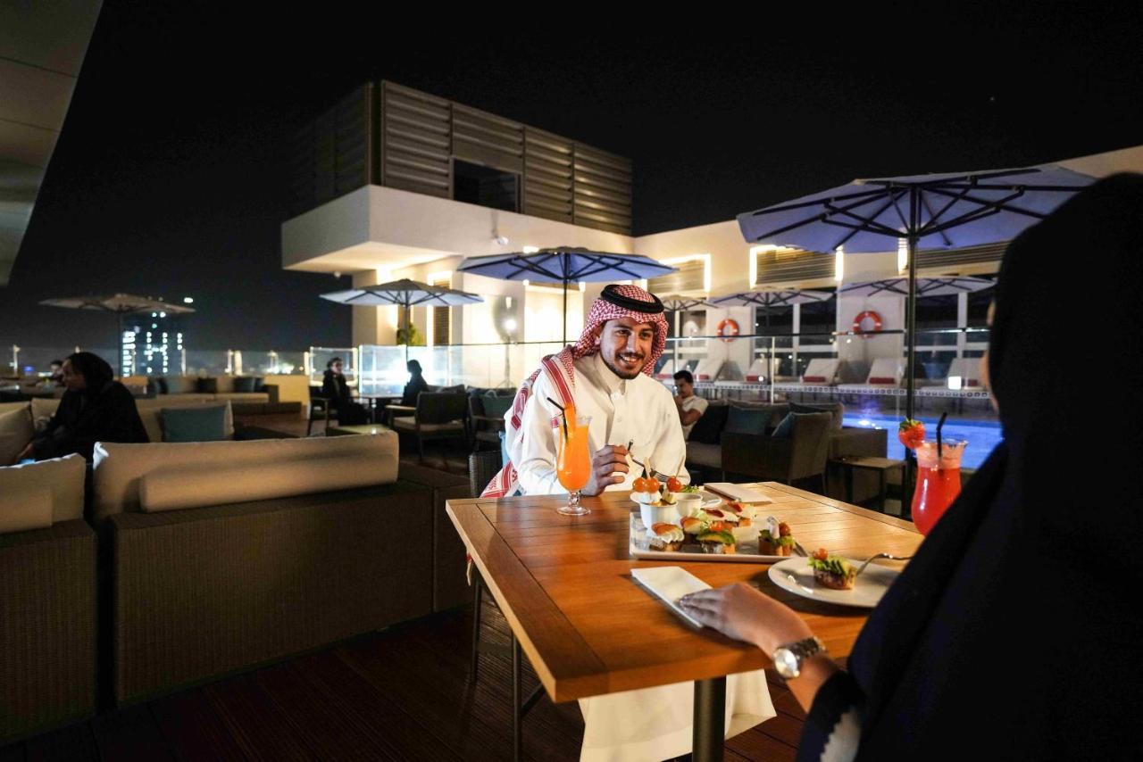 Centro Corniche By Rotana 4*