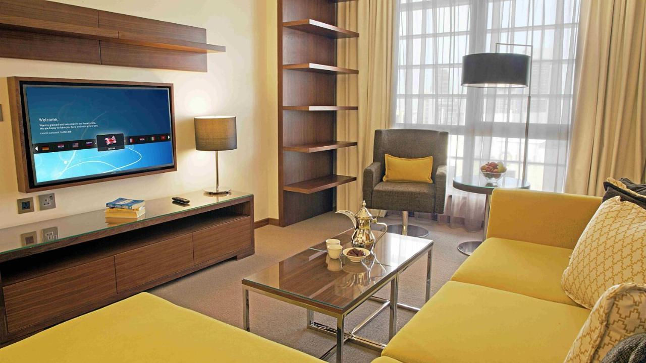 होटल Centro Corniche By Rotana 4*
