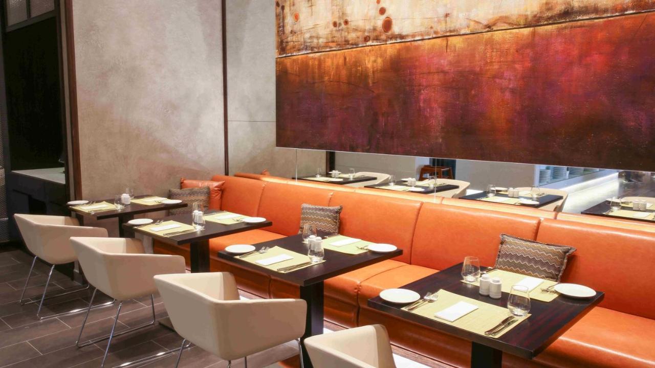 होटल Centro Corniche By Rotana 4*