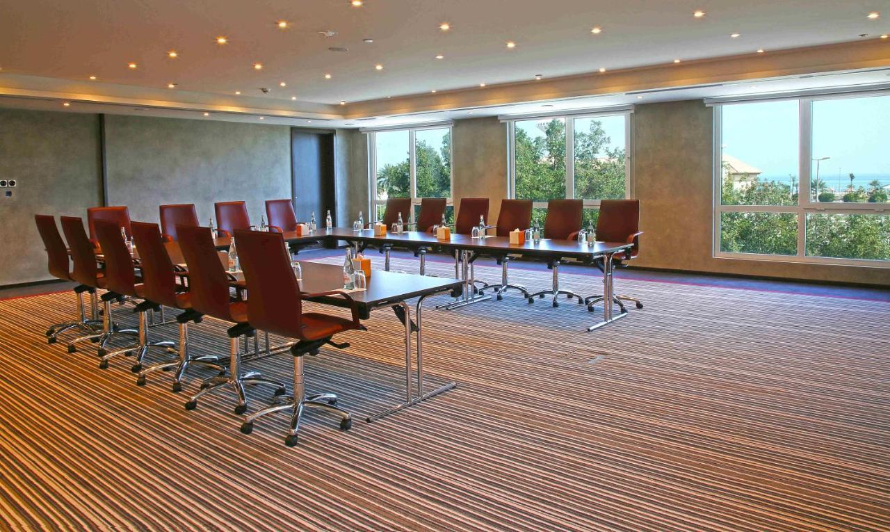 Centro Corniche By Rotana